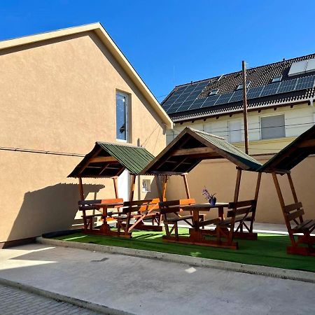 Zsuzsa Apartman Hajdúszoboszló מראה חיצוני תמונה