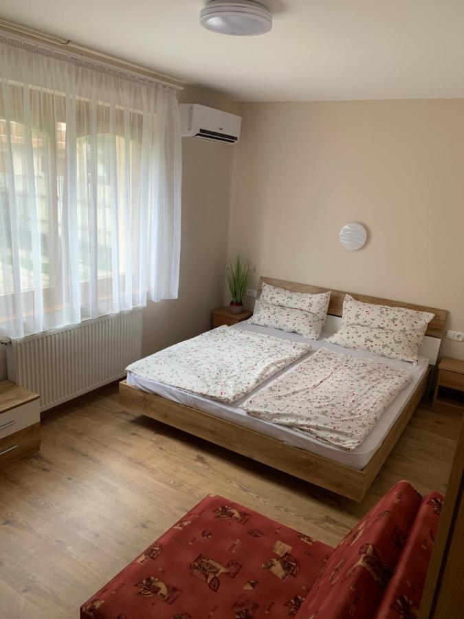 Zsuzsa Apartman Hajdúszoboszló מראה חיצוני תמונה