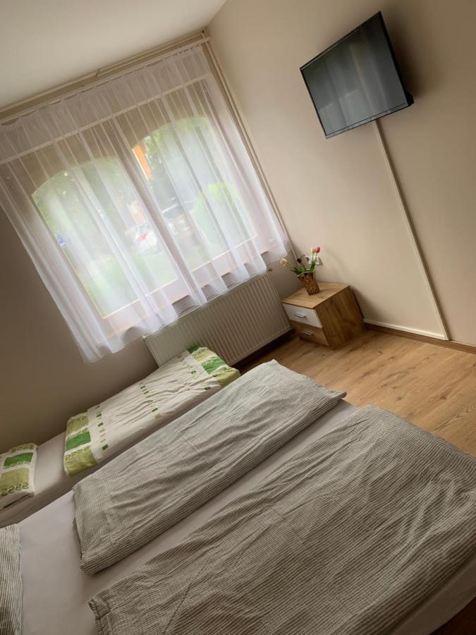 Zsuzsa Apartman Hajdúszoboszló מראה חיצוני תמונה