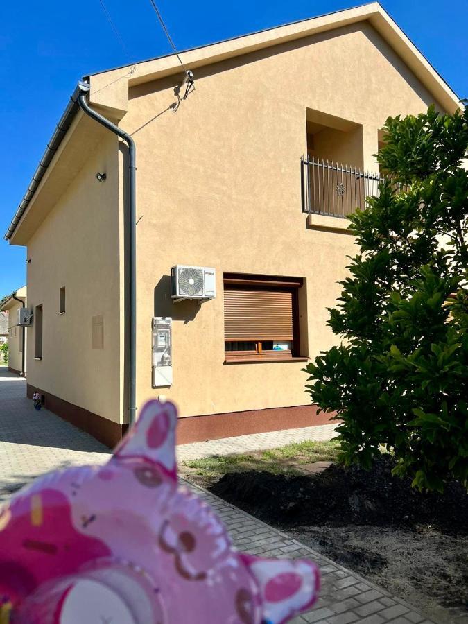 Zsuzsa Apartman Hajdúszoboszló מראה חיצוני תמונה